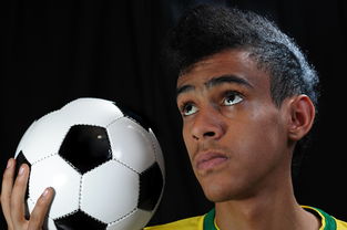 开云官网-五大联赛门将出球模式变化与球队传导效率关联，门将出来踢球  第2张